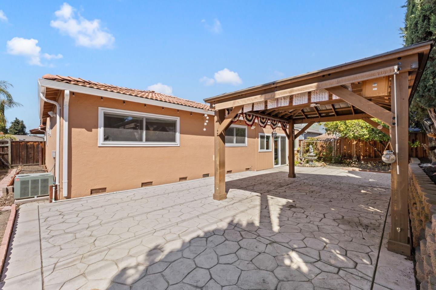 Detail Gallery Image 6 of 40 For 2496 Sturla Dr, San Jose,  CA 95148 - 4 Beds | 2 Baths