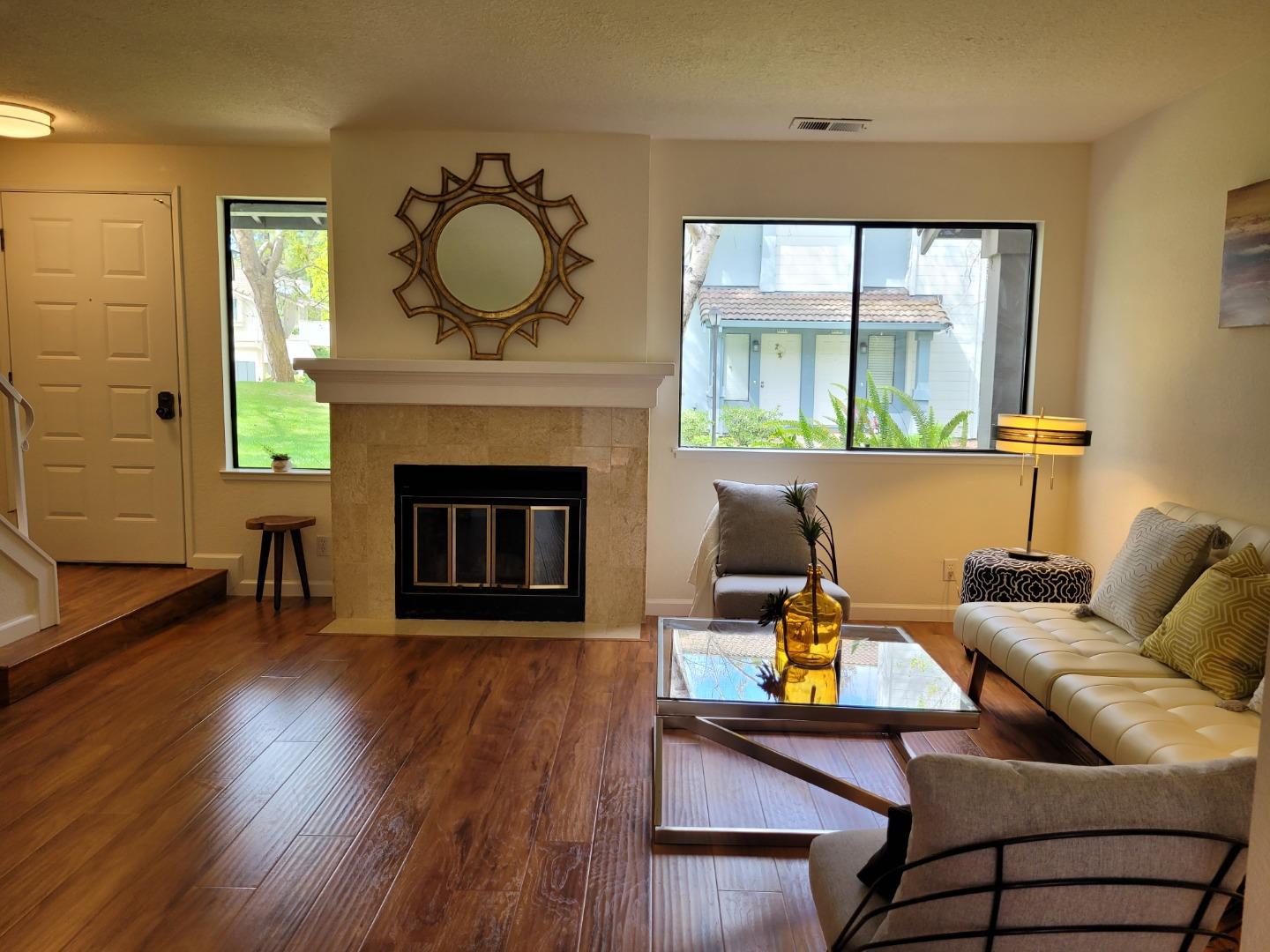 Detail Gallery Image 2 of 20 For 34789 Dorado Cmn, Fremont,  CA 94555 - 2 Beds | 2/1 Baths
