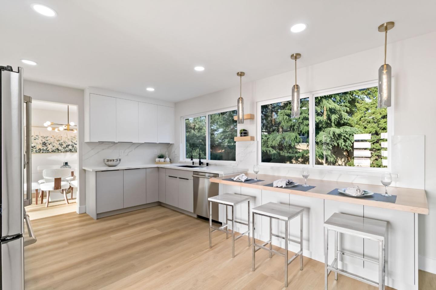 Detail Gallery Image 7 of 63 For 5362 Ayrshire Dr, San Jose,  CA 95118 - 4 Beds | 2/1 Baths