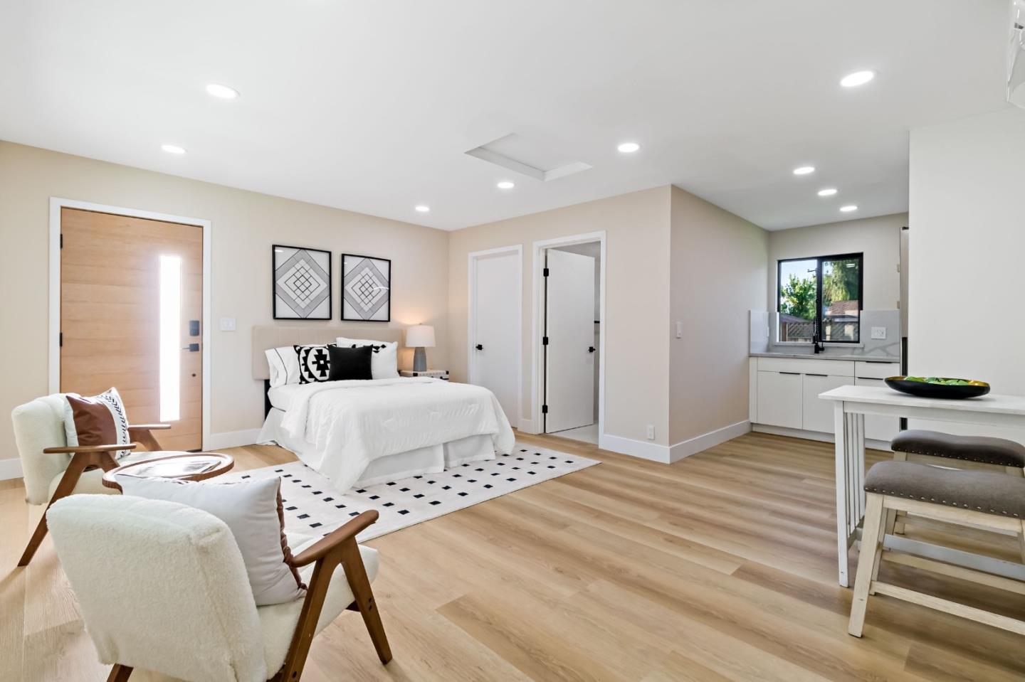 Detail Gallery Image 12 of 80 For 1707 Fruitdale Ave, San Jose,  CA 95128 - 4 Beds | 2 Baths