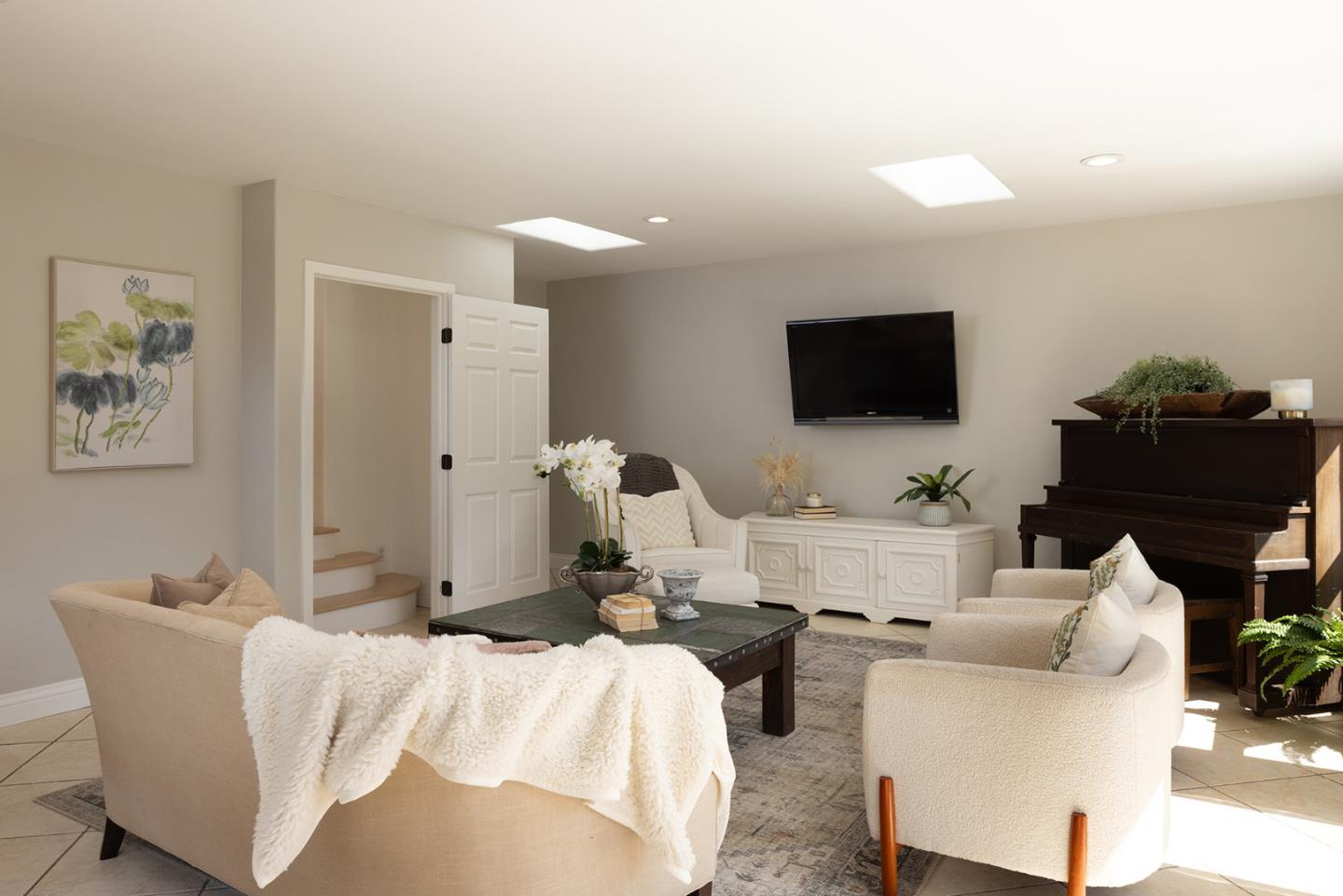 Detail Gallery Image 22 of 42 For 929 W Carmel Valley Rd, Carmel Valley,  CA 93924 - 4 Beds | 2/1 Baths
