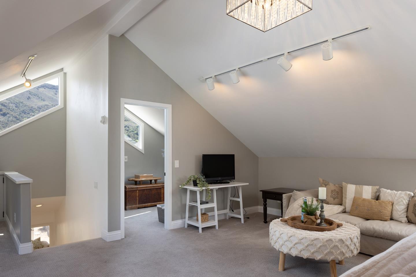 Detail Gallery Image 32 of 42 For 929 W Carmel Valley Rd, Carmel Valley,  CA 93924 - 4 Beds | 2/1 Baths