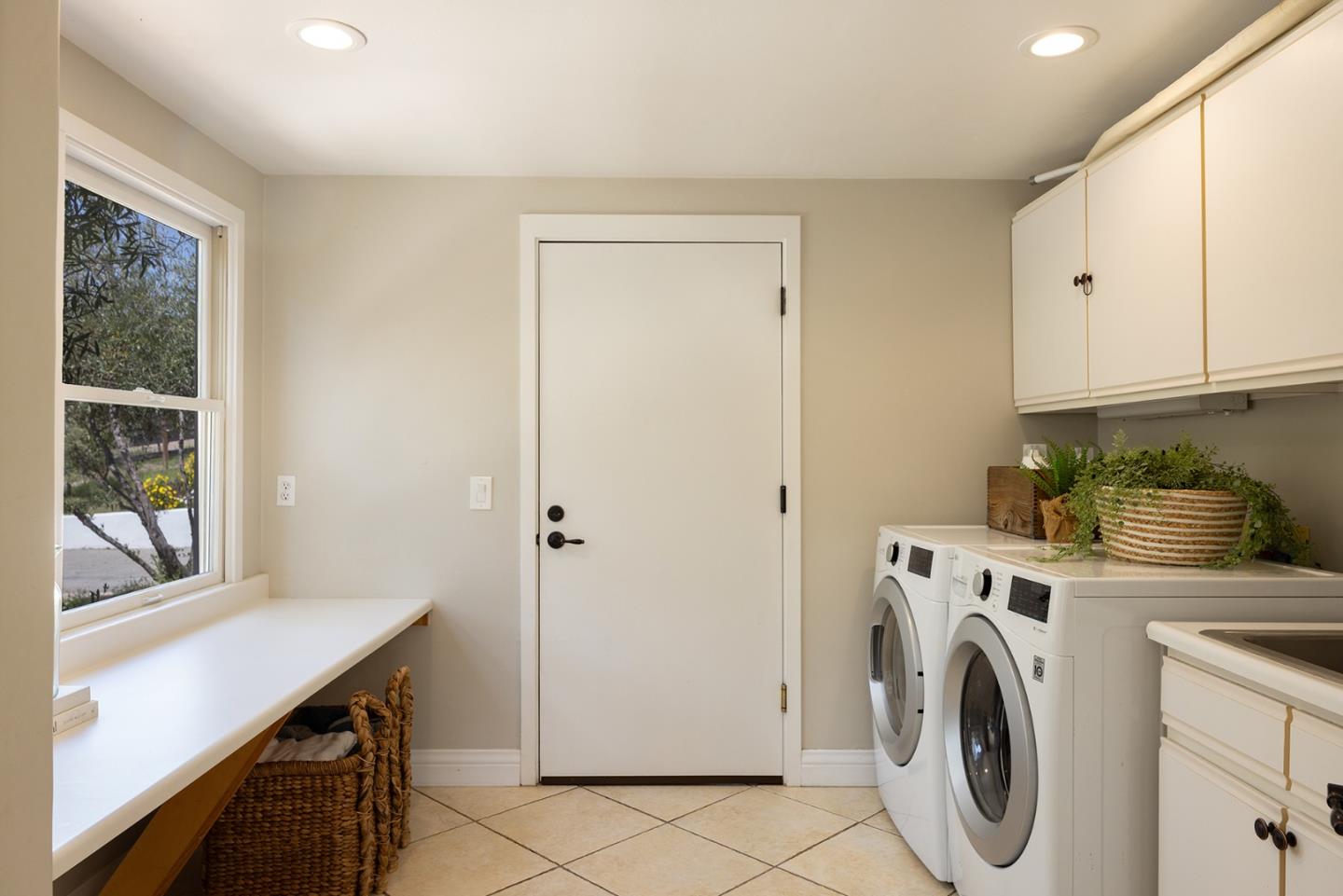Detail Gallery Image 34 of 42 For 929 W Carmel Valley Rd, Carmel Valley,  CA 93924 - 4 Beds | 2/1 Baths