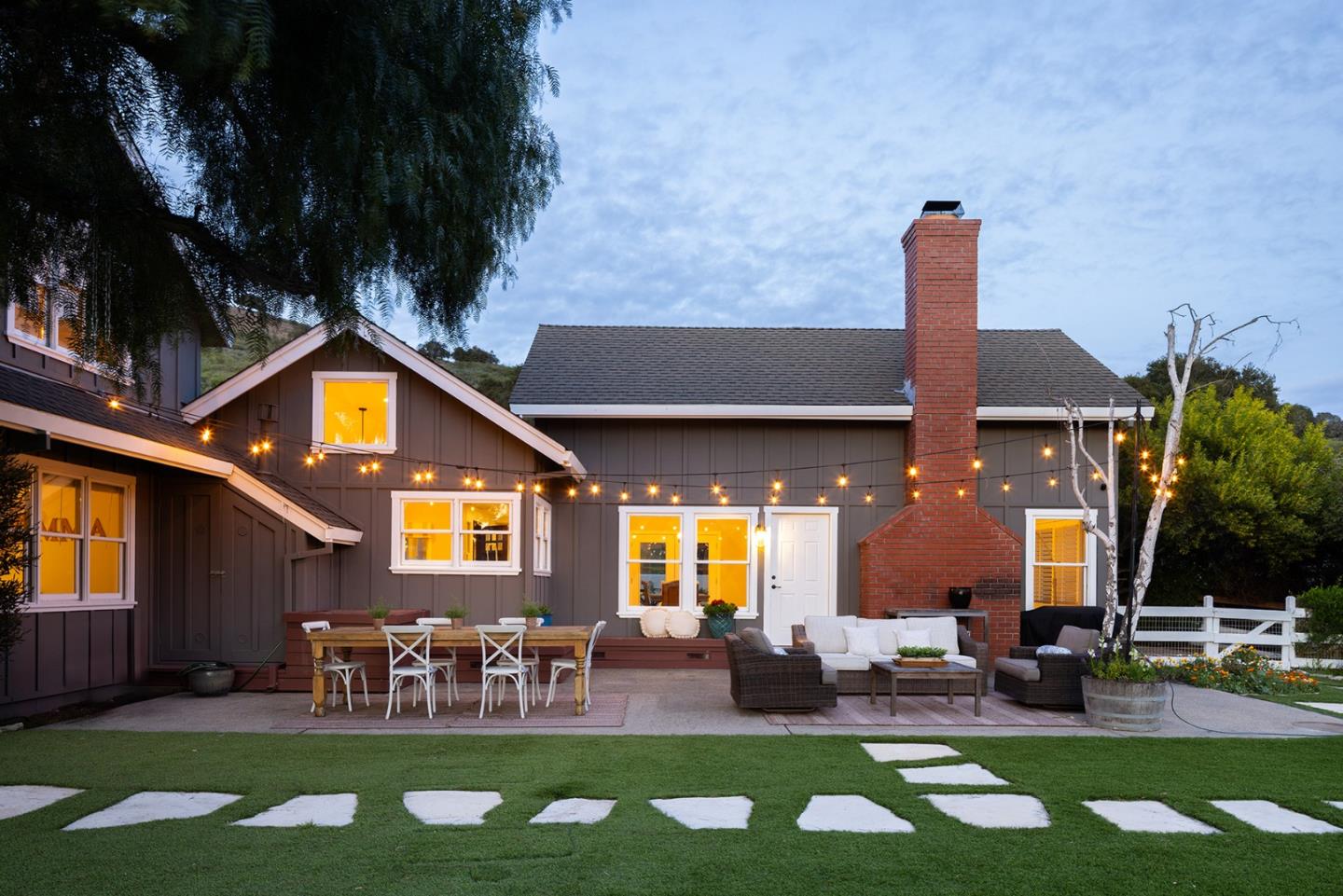 Detail Gallery Image 4 of 42 For 929 W Carmel Valley Rd, Carmel Valley,  CA 93924 - 4 Beds | 2/1 Baths