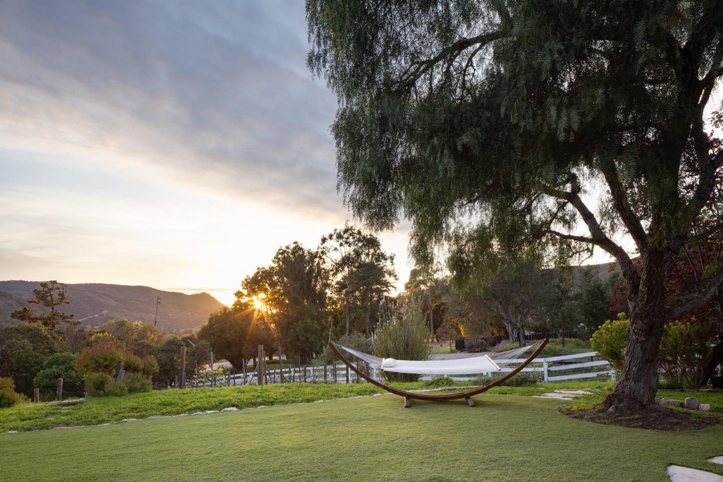 Detail Gallery Image 5 of 42 For 929 W Carmel Valley Rd, Carmel Valley,  CA 93924 - 4 Beds | 2/1 Baths