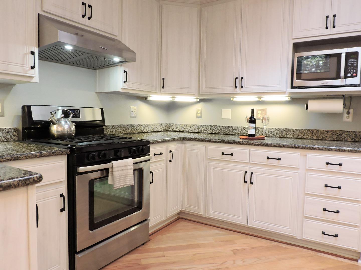 Detail Gallery Image 11 of 48 For 450 Bernstein Dr, Boulder Creek,  CA 95006 - 3 Beds | 3 Baths