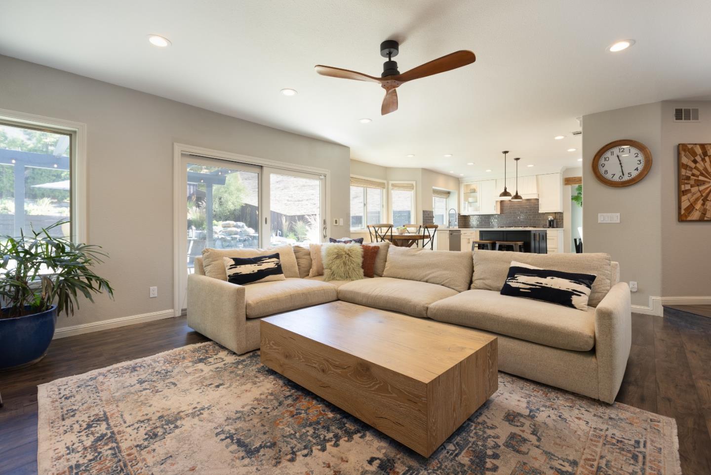 Detail Gallery Image 11 of 41 For 92 Hillview Dr, Danville,  CA 94506 - 5 Beds | 3 Baths
