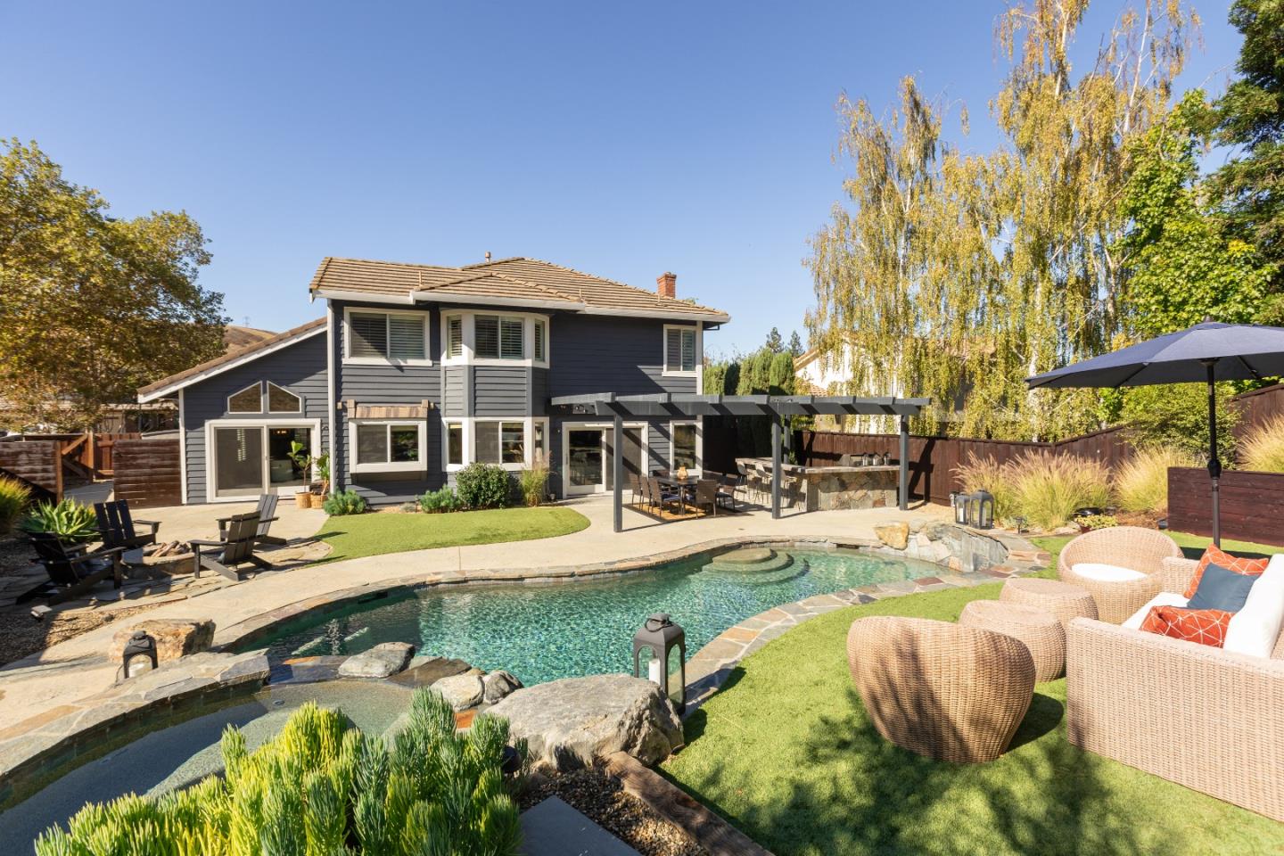 Detail Gallery Image 24 of 41 For 92 Hillview Dr, Danville,  CA 94506 - 5 Beds | 3 Baths