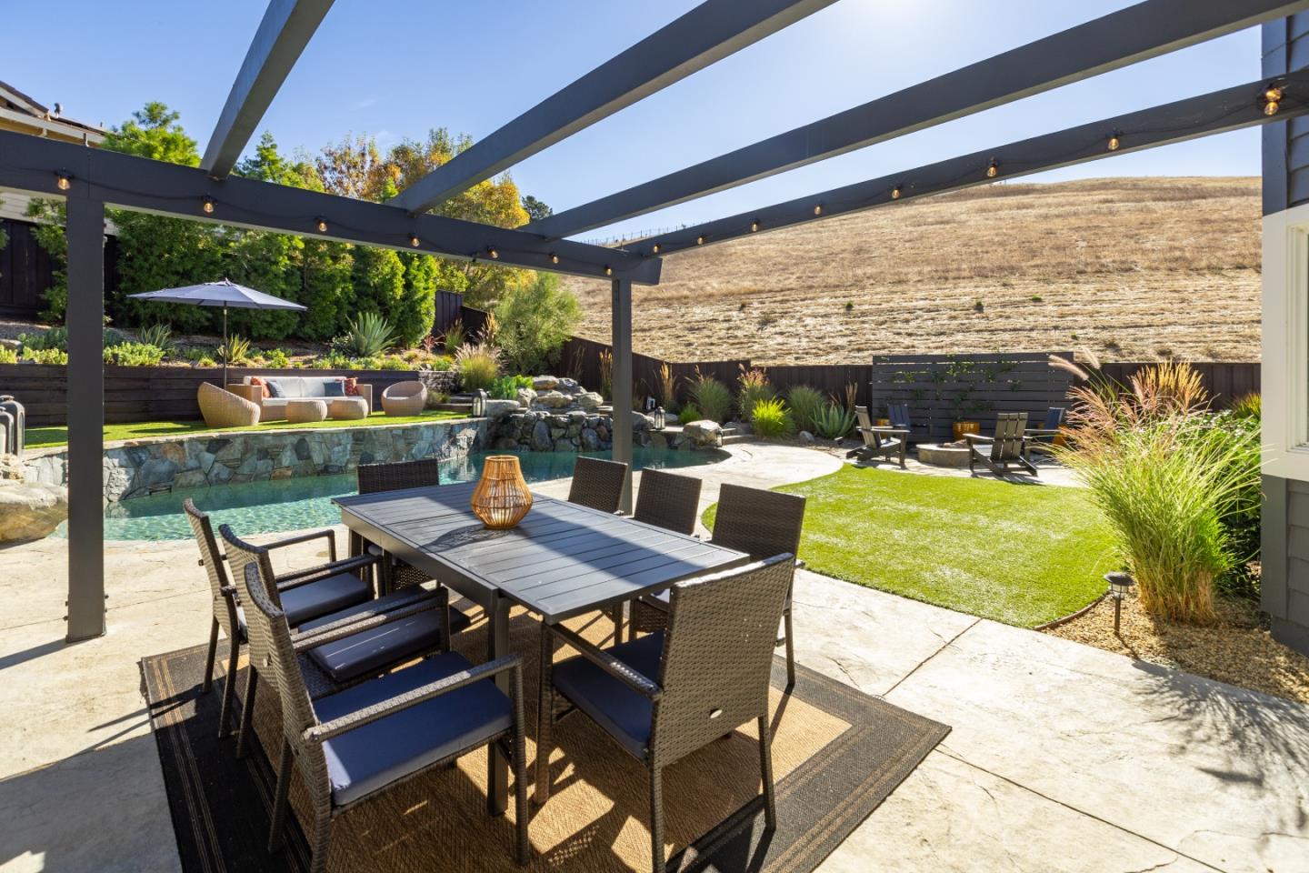 Detail Gallery Image 27 of 41 For 92 Hillview Dr, Danville,  CA 94506 - 5 Beds | 3 Baths