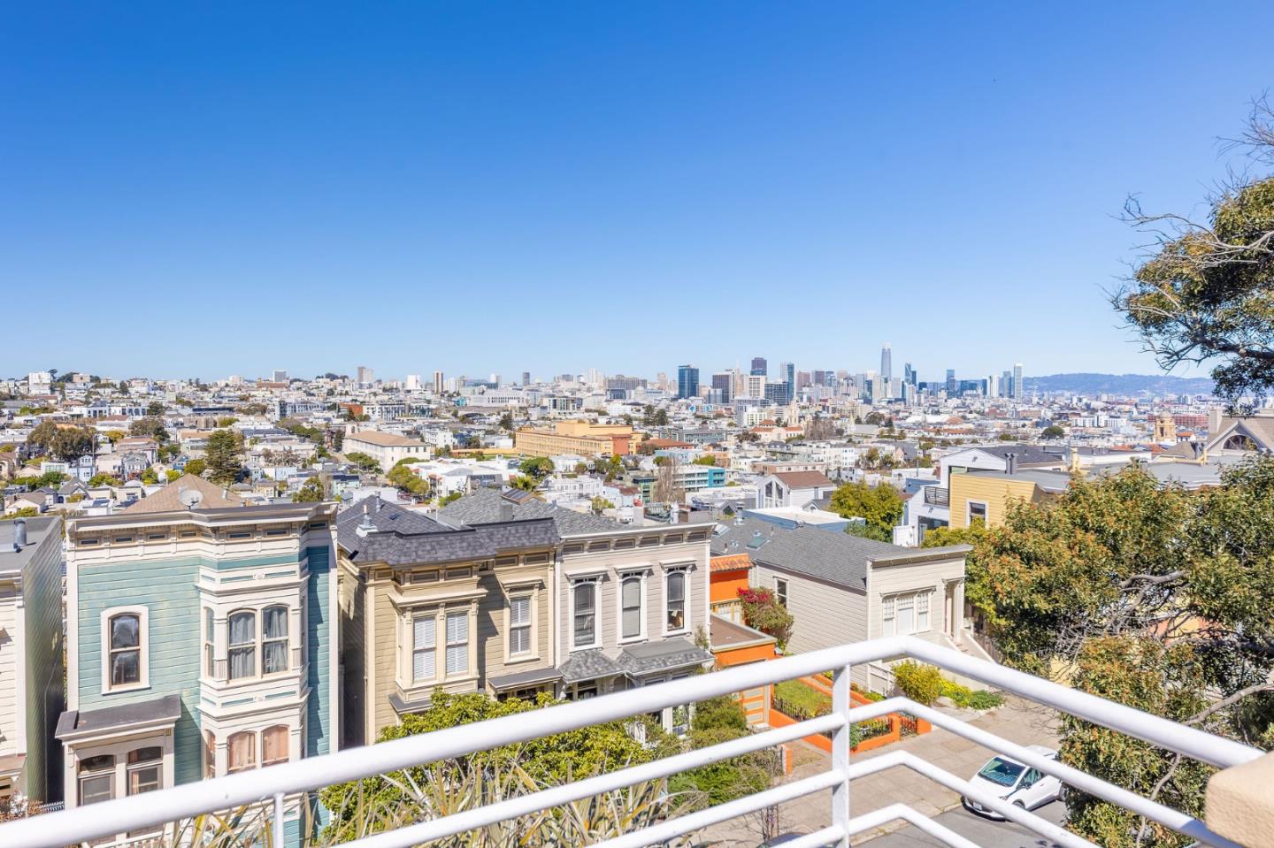Detail Gallery Image 2 of 95 For 3941 19th St, San Francisco,  CA 94114 - 3 Beds | 2/1 Baths