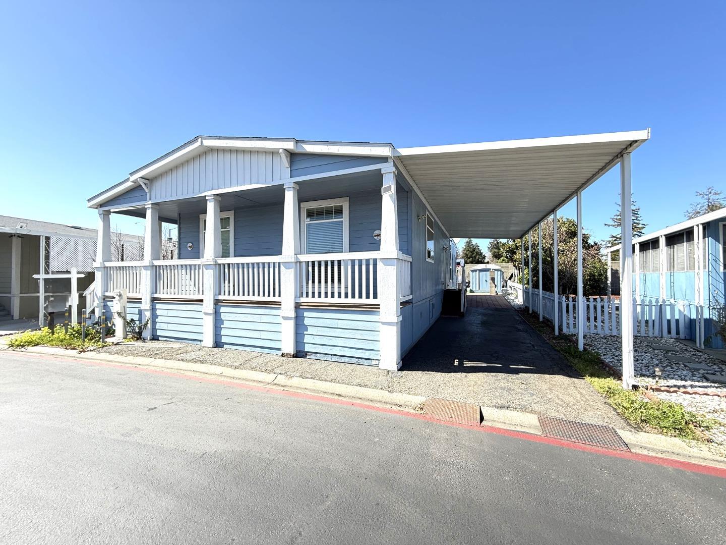 Detail Gallery Image 2 of 39 For 1520 E Capitol Expy #8,  San Jose,  CA 95121 - 3 Beds | 2 Baths