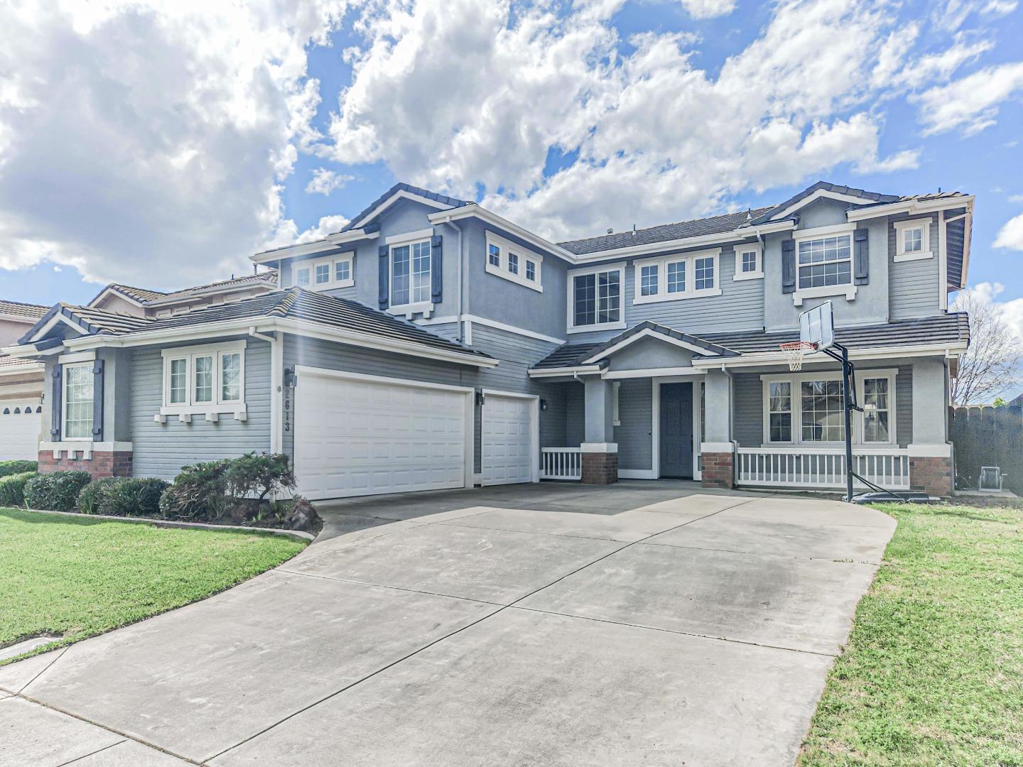Detail Gallery Image 1 of 42 For 2613 Ashbrook Dr, Modesto,  CA 95355 - 5 Beds | 3 Baths