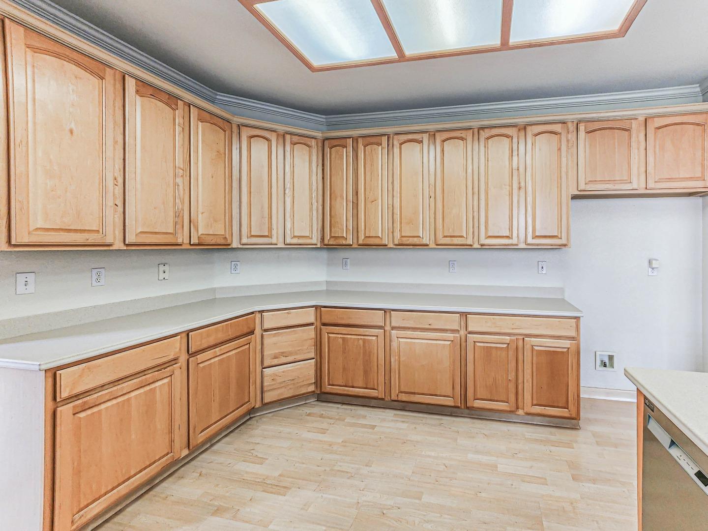 Detail Gallery Image 13 of 42 For 2613 Ashbrook Dr, Modesto,  CA 95355 - 5 Beds | 3 Baths