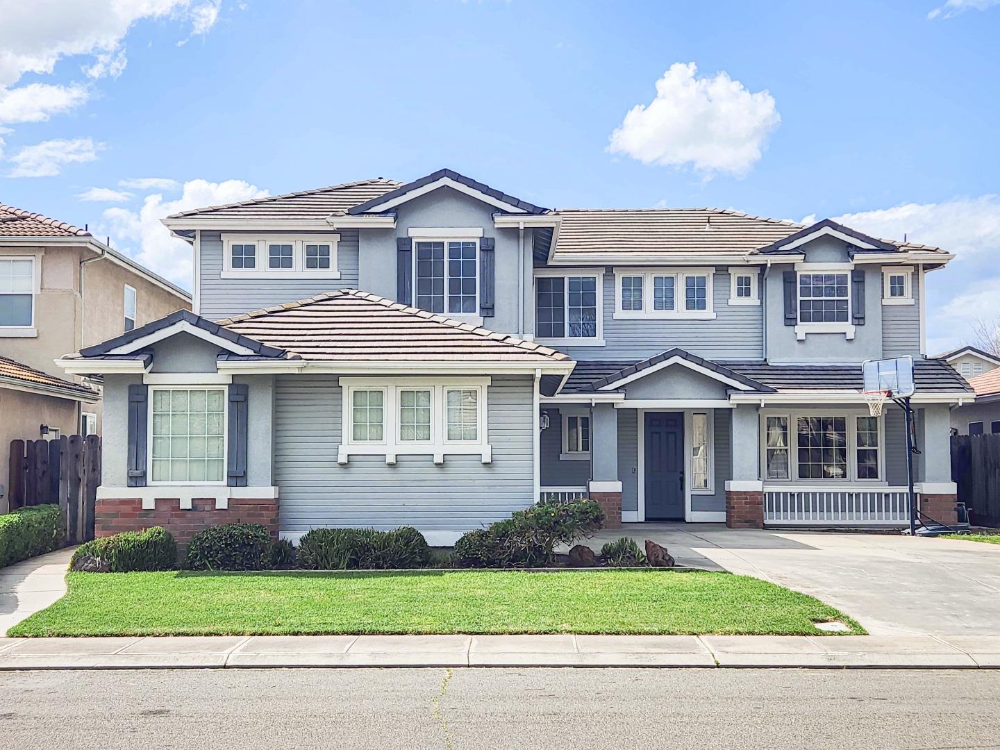 Detail Gallery Image 2 of 42 For 2613 Ashbrook Dr, Modesto,  CA 95355 - 5 Beds | 3 Baths