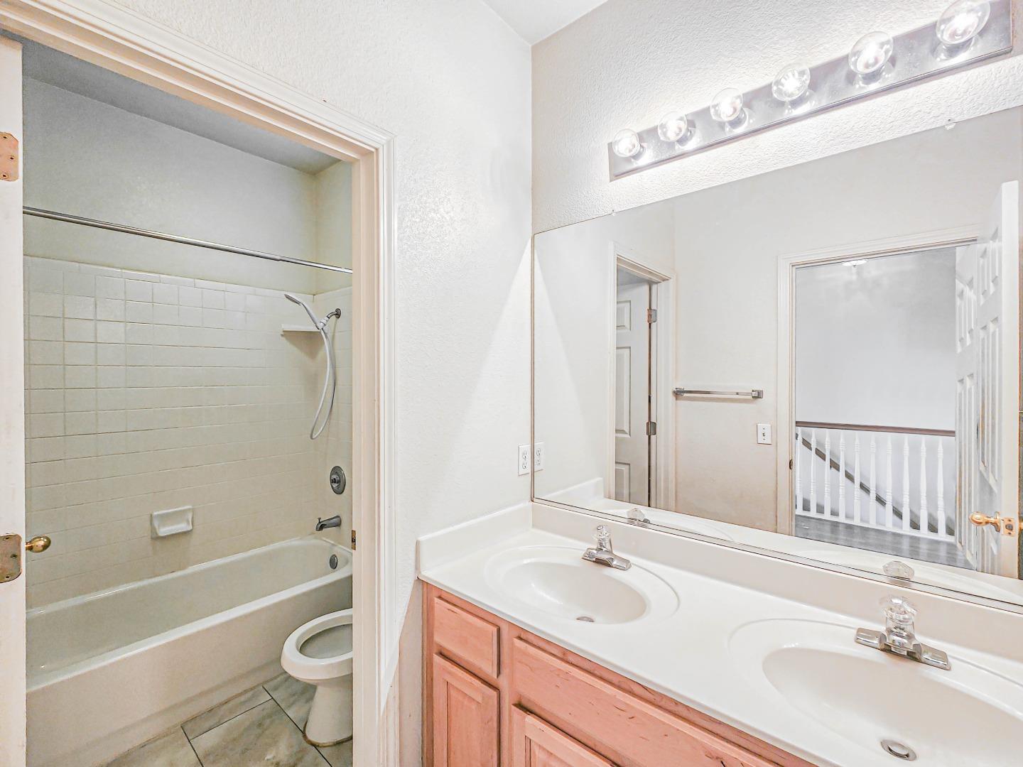 Detail Gallery Image 34 of 42 For 2613 Ashbrook Dr, Modesto,  CA 95355 - 5 Beds | 3 Baths