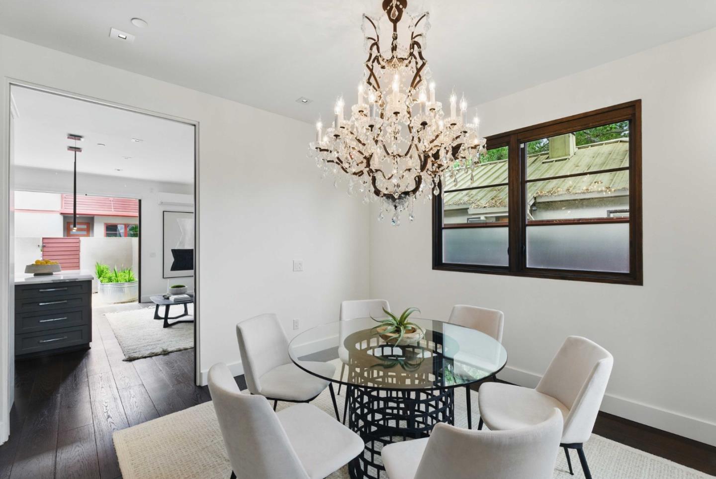 Detail Gallery Image 11 of 43 For 642 Middlefield Rd, Palo Alto,  CA 94301 - 4 Beds | 3 Baths