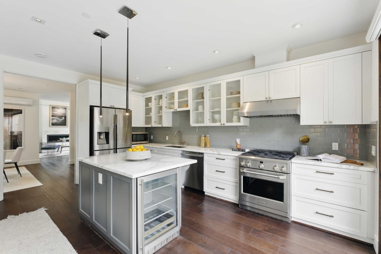 Detail Gallery Image 17 of 43 For 642 Middlefield Rd, Palo Alto,  CA 94301 - 4 Beds | 3 Baths