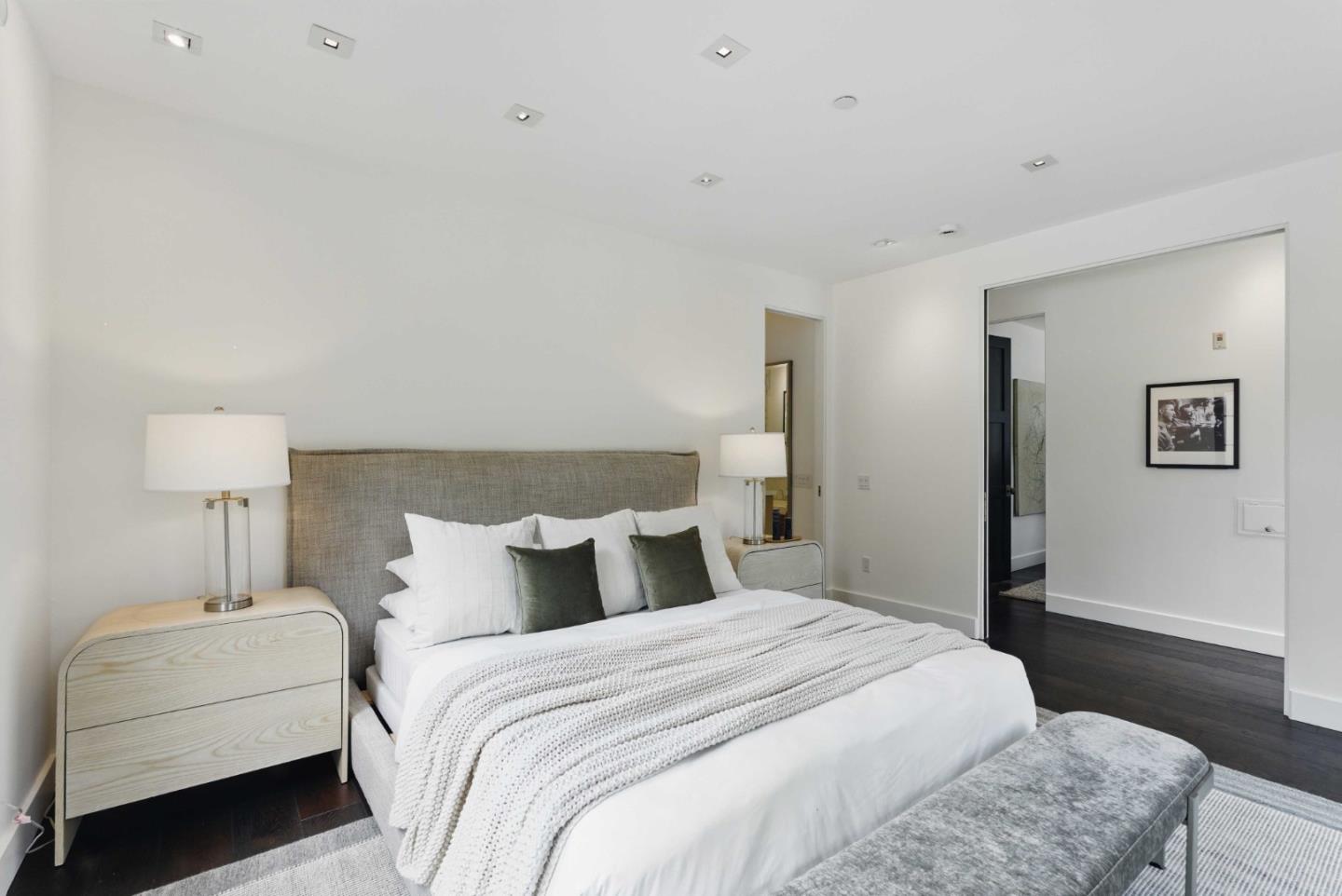 Detail Gallery Image 22 of 43 For 642 Middlefield Rd, Palo Alto,  CA 94301 - 4 Beds | 3 Baths
