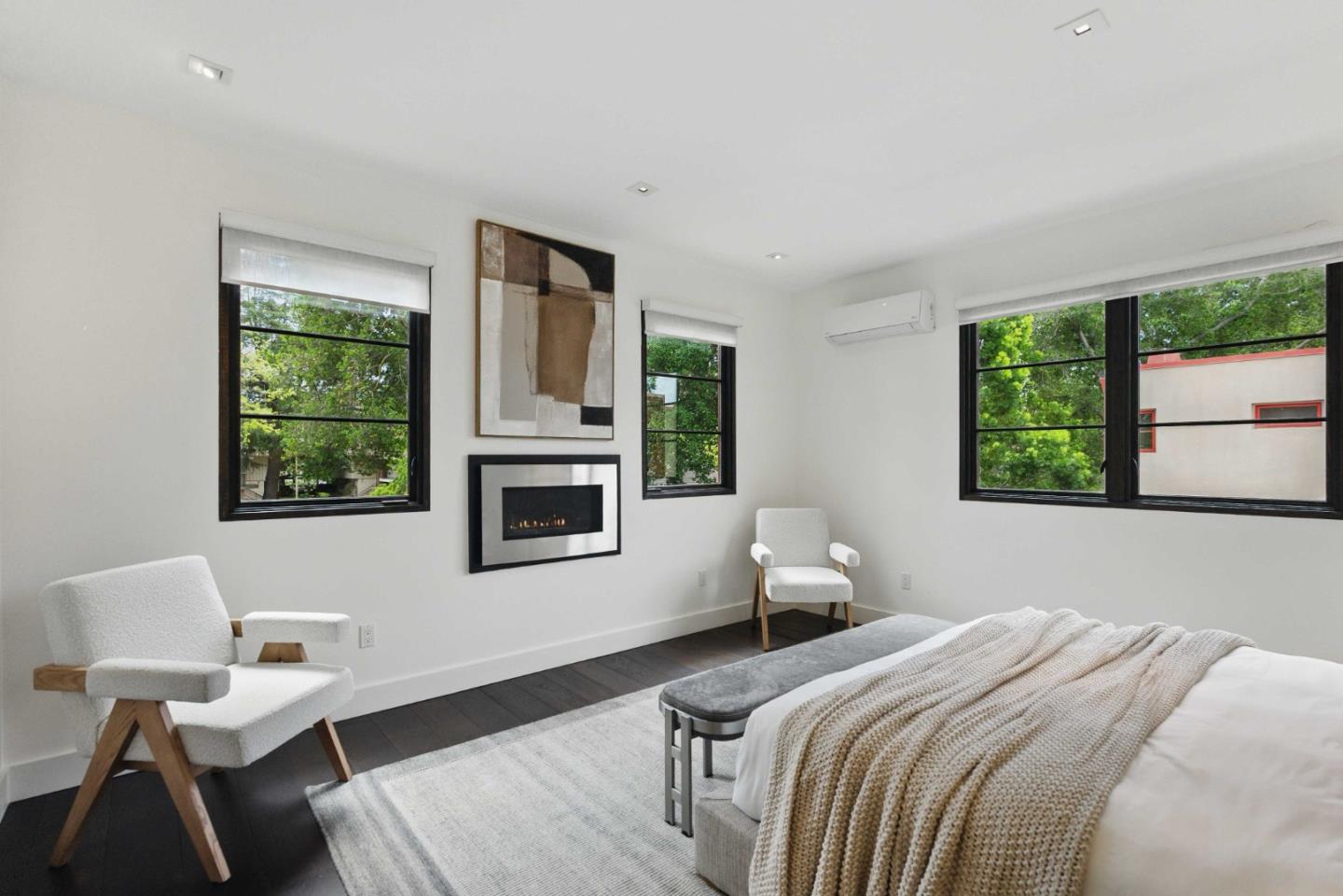 Detail Gallery Image 25 of 43 For 642 Middlefield Rd, Palo Alto,  CA 94301 - 4 Beds | 3 Baths