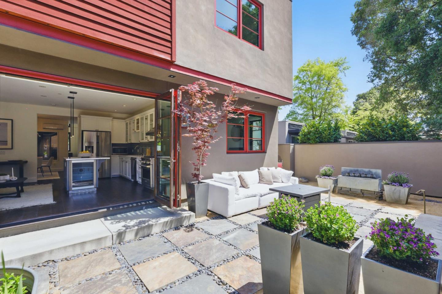 Detail Gallery Image 34 of 43 For 642 Middlefield Rd, Palo Alto,  CA 94301 - 4 Beds | 3 Baths