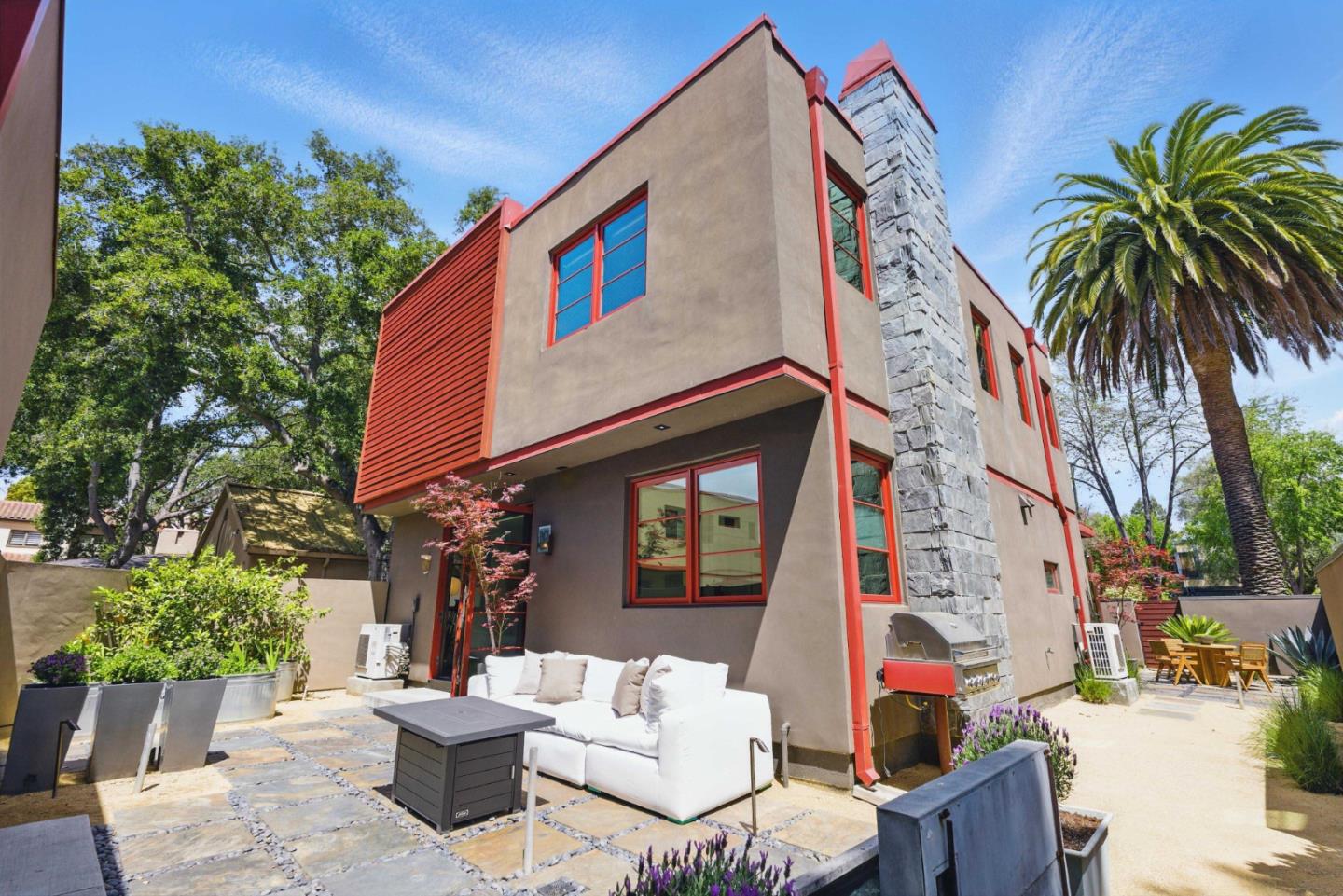 Detail Gallery Image 35 of 43 For 642 Middlefield Rd, Palo Alto,  CA 94301 - 4 Beds | 3 Baths