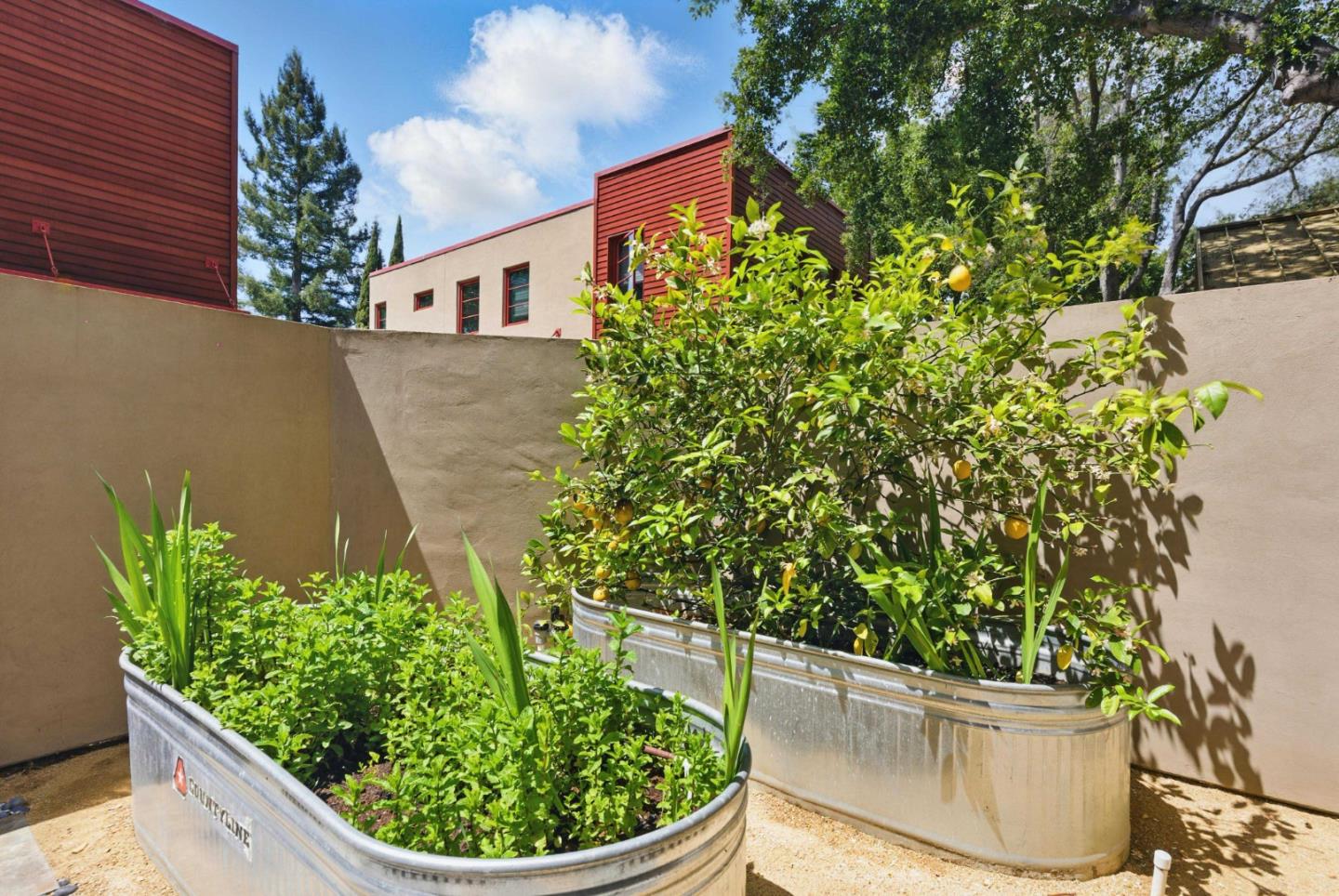 Detail Gallery Image 37 of 43 For 642 Middlefield Rd, Palo Alto,  CA 94301 - 4 Beds | 3 Baths