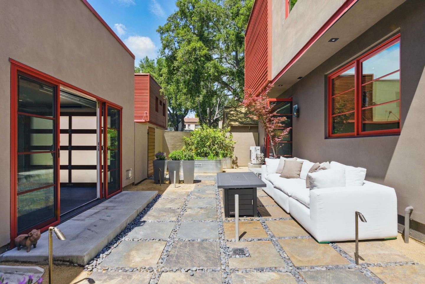 Detail Gallery Image 41 of 43 For 642 Middlefield Rd, Palo Alto,  CA 94301 - 4 Beds | 3 Baths