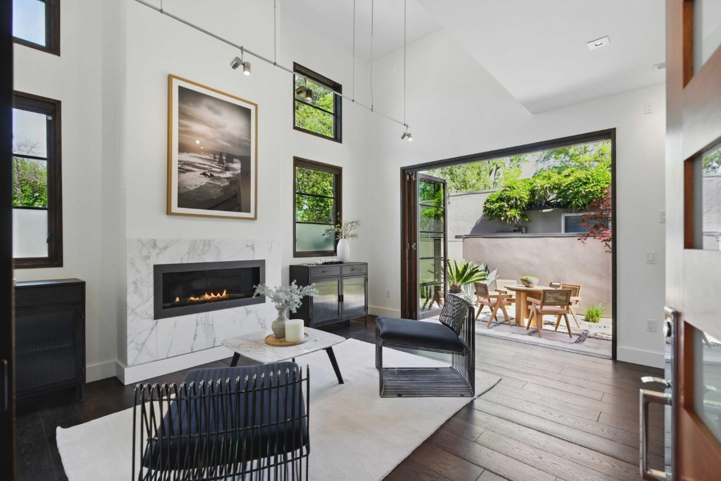 Detail Gallery Image 5 of 43 For 642 Middlefield Rd, Palo Alto,  CA 94301 - 4 Beds | 3 Baths