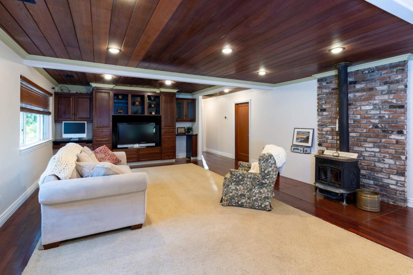 Detail Gallery Image 11 of 45 For 7954-7958 Lovers Ln, Hollister,  CA 95023 - 5 Beds | 4 Baths