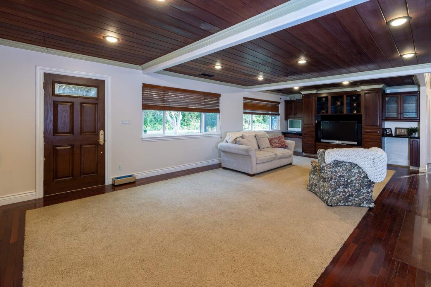 Detail Gallery Image 12 of 45 For 7954-7958 Lovers Ln, Hollister,  CA 95023 - 5 Beds | 4 Baths