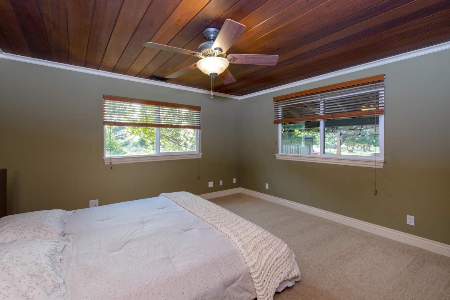 Detail Gallery Image 14 of 45 For 7954-7958 Lovers Ln, Hollister,  CA 95023 - 5 Beds | 4 Baths