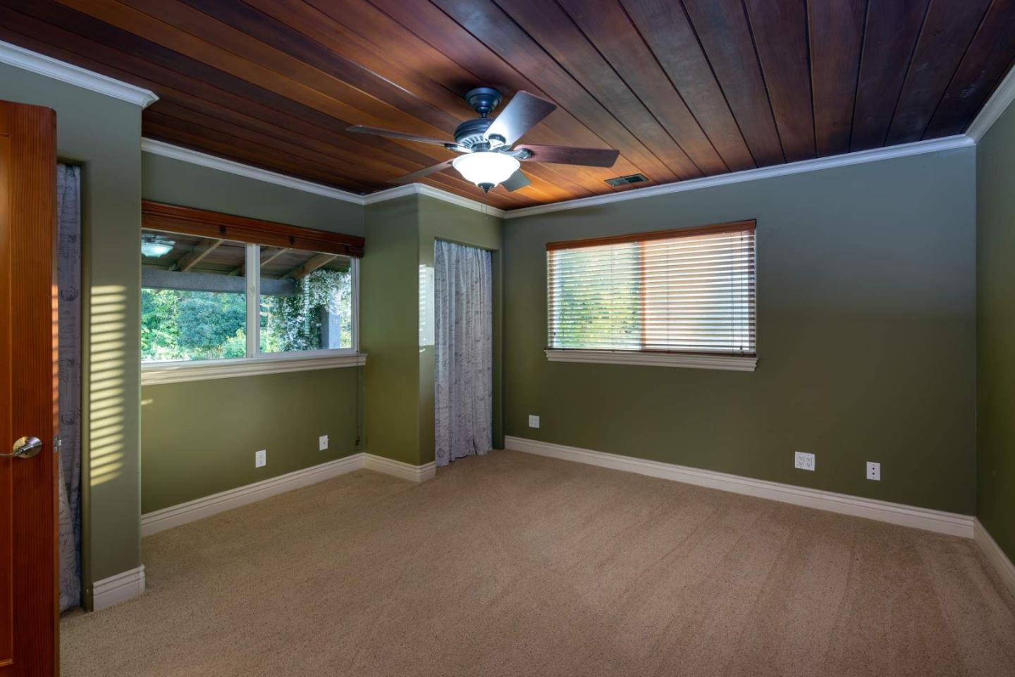 Detail Gallery Image 16 of 45 For 7954-7958 Lovers Ln, Hollister,  CA 95023 - 5 Beds | 4 Baths