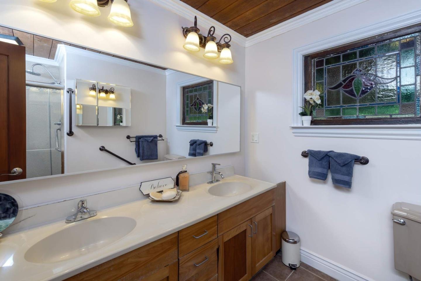 Detail Gallery Image 18 of 45 For 7954-7958 Lovers Ln, Hollister,  CA 95023 - 5 Beds | 4 Baths