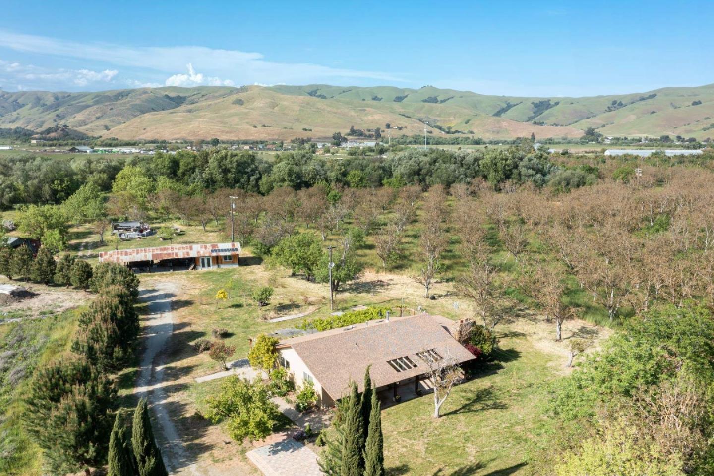 Detail Gallery Image 24 of 45 For 7954-7958 Lovers Ln, Hollister,  CA 95023 - 5 Beds | 4 Baths
