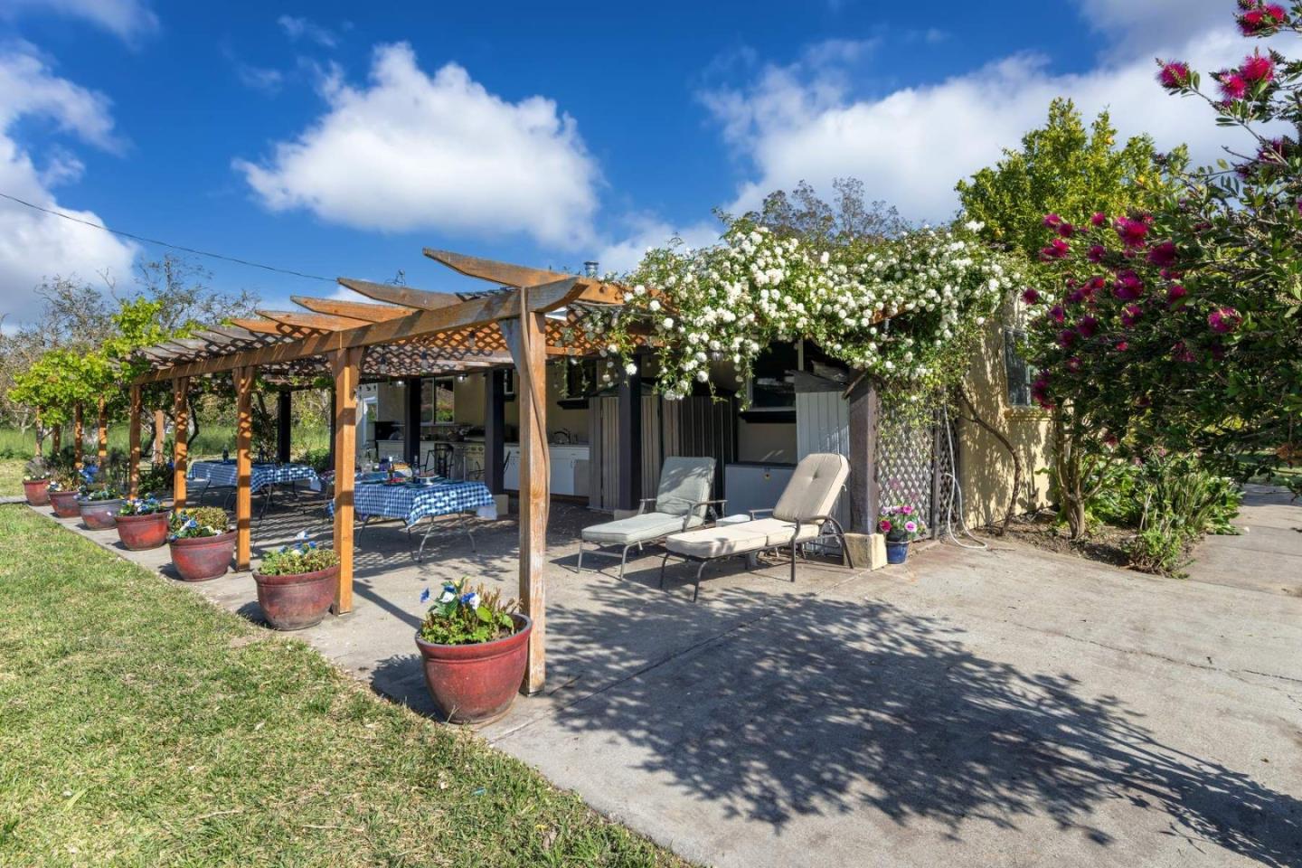 Detail Gallery Image 34 of 45 For 7954-7958 Lovers Ln, Hollister,  CA 95023 - 5 Beds | 4 Baths