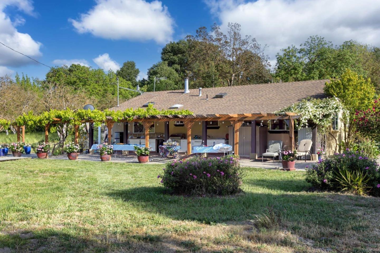 Detail Gallery Image 42 of 45 For 7954-7958 Lovers Ln, Hollister,  CA 95023 - 5 Beds | 4 Baths
