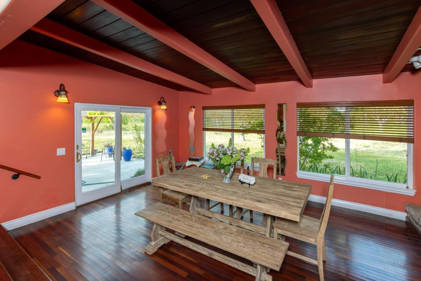 Detail Gallery Image 8 of 45 For 7954-7958 Lovers Ln, Hollister,  CA 95023 - 5 Beds | 4 Baths