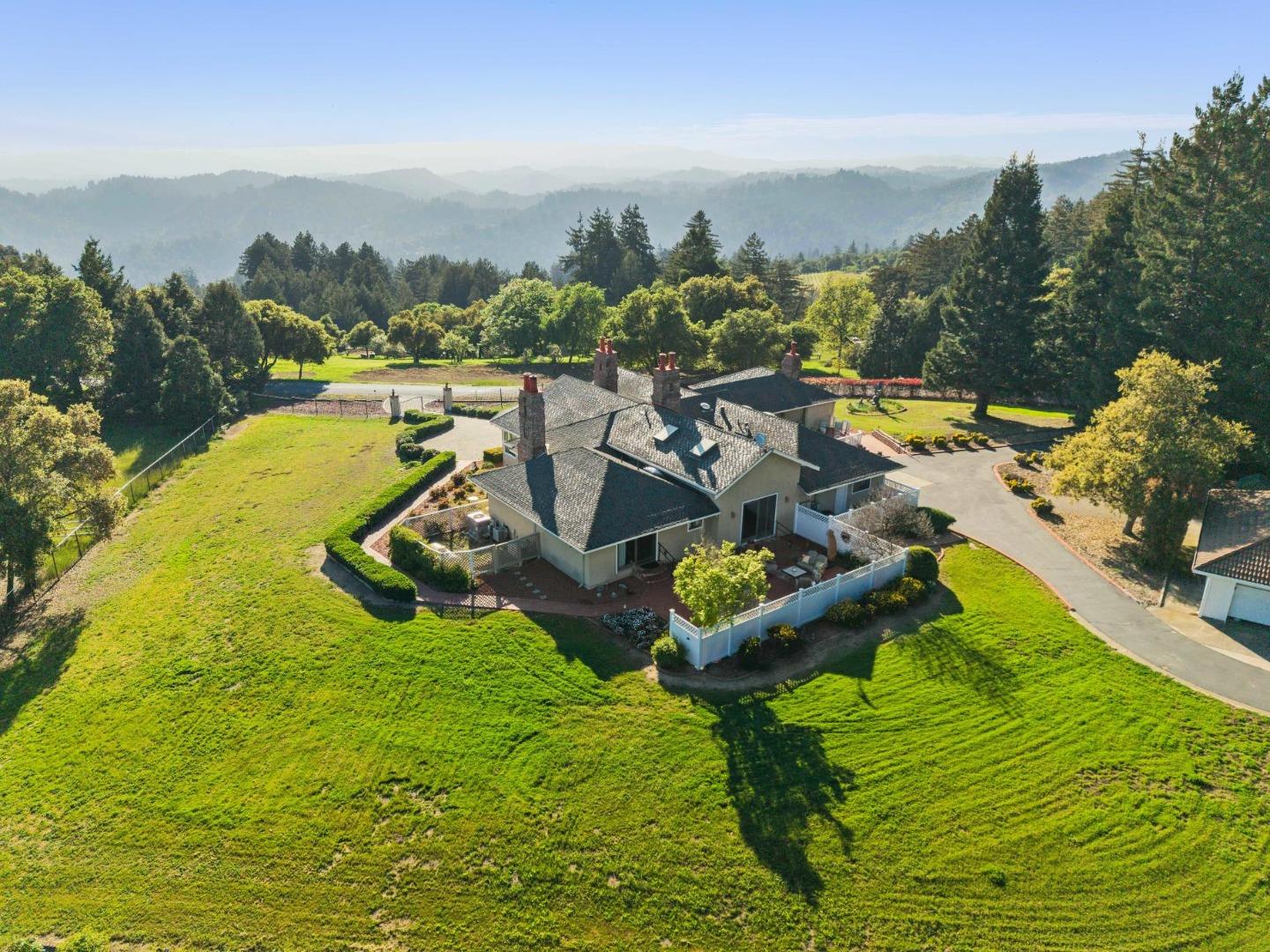 Detail Gallery Image 5 of 59 For 5 Ocean View Rd, Los Gatos,  CA 95033 - 3 Beds | 3 Baths