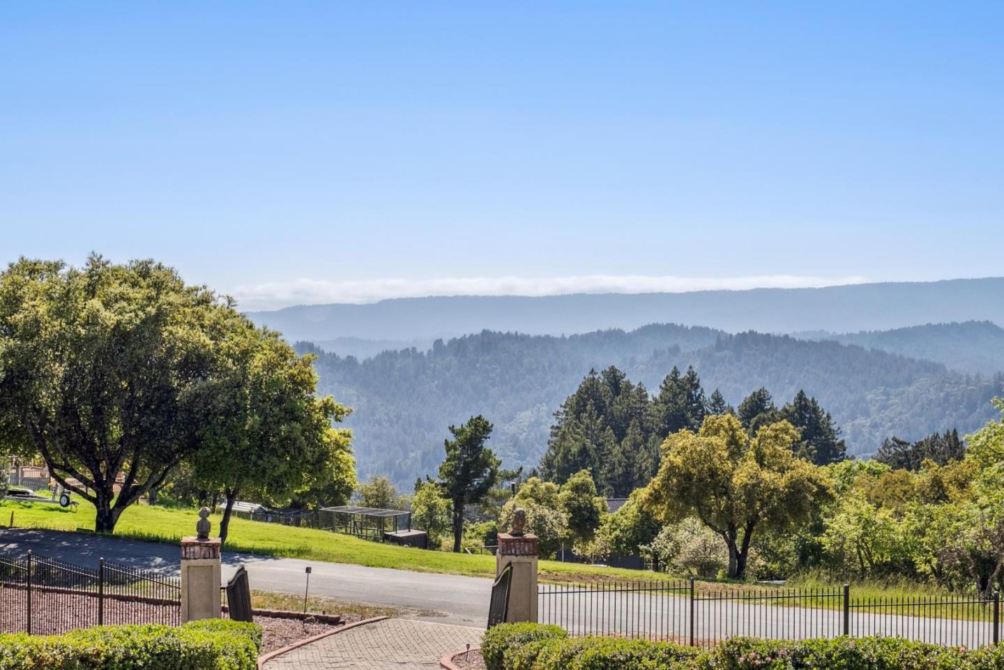 Detail Gallery Image 9 of 59 For 5 Ocean View Rd, Los Gatos,  CA 95033 - 3 Beds | 3 Baths