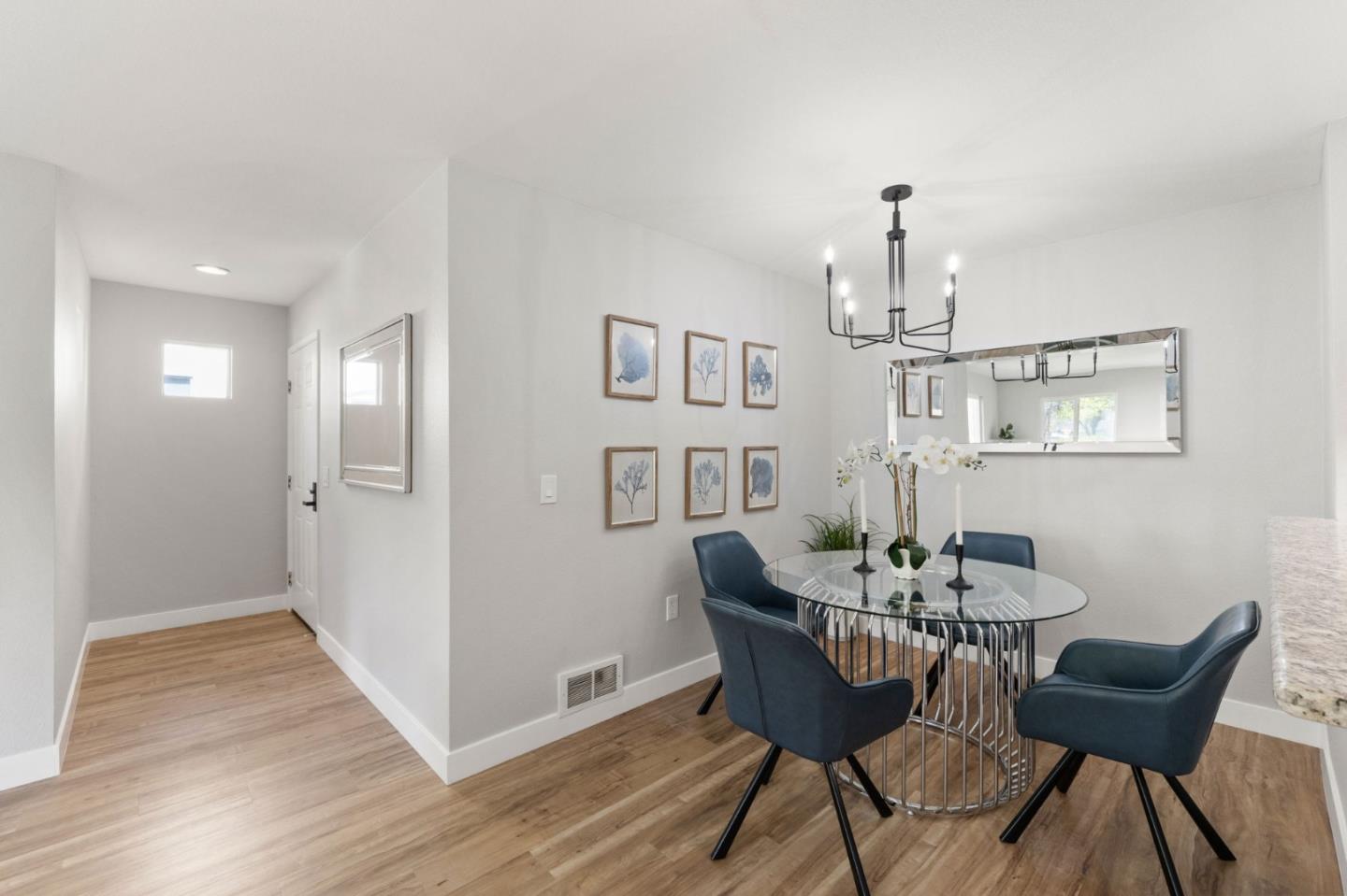 Detail Gallery Image 10 of 34 For 653 Encore, San Jose,  CA 95134 - 2 Beds | 2 Baths