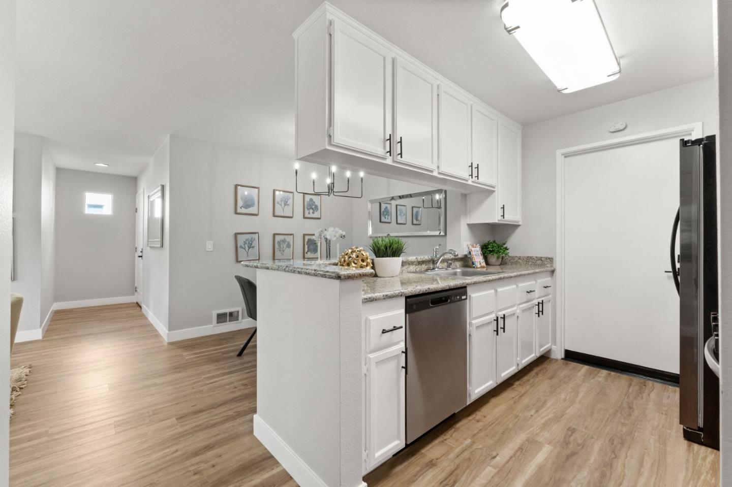 Detail Gallery Image 12 of 34 For 653 Encore, San Jose,  CA 95134 - 2 Beds | 2 Baths