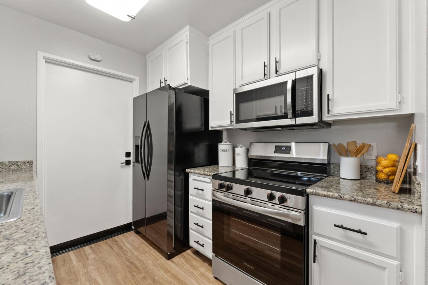 Detail Gallery Image 13 of 34 For 653 Encore, San Jose,  CA 95134 - 2 Beds | 2 Baths