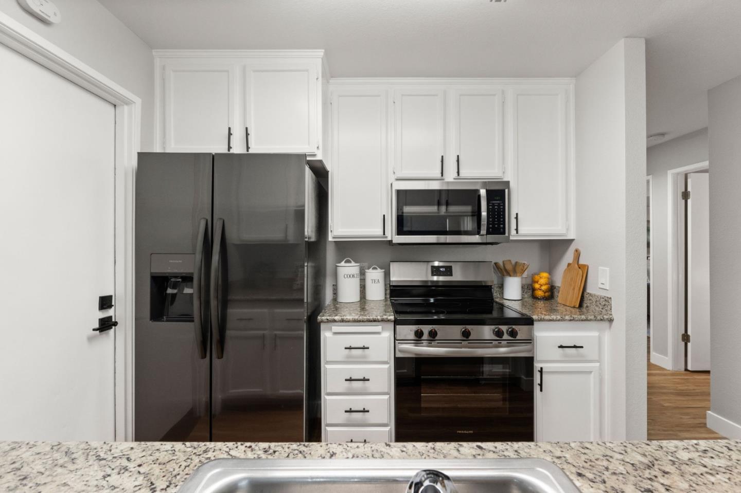 Detail Gallery Image 14 of 34 For 653 Encore, San Jose,  CA 95134 - 2 Beds | 2 Baths