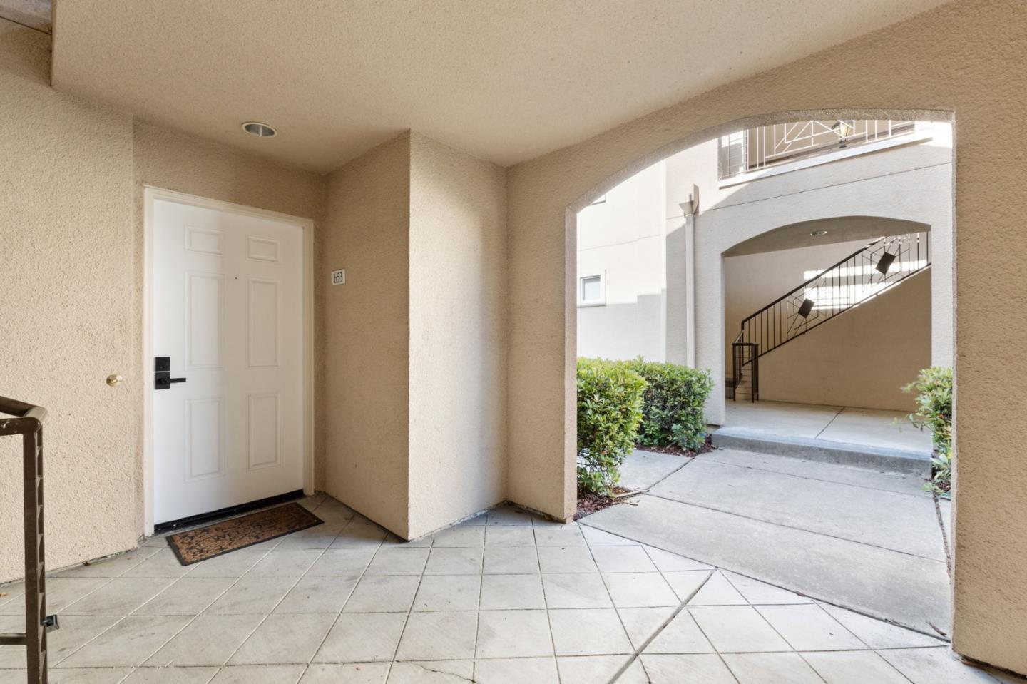 Detail Gallery Image 4 of 34 For 653 Encore, San Jose,  CA 95134 - 2 Beds | 2 Baths