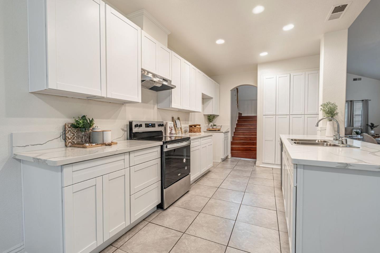 Detail Gallery Image 6 of 28 For 5637 Coloma Ct, Riverbank,  CA 95367 - 4 Beds | 2/1 Baths