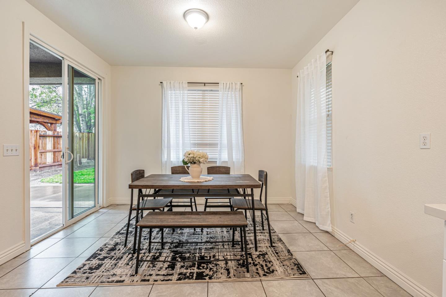 Detail Gallery Image 8 of 28 For 5637 Coloma Ct, Riverbank,  CA 95367 - 4 Beds | 2/1 Baths