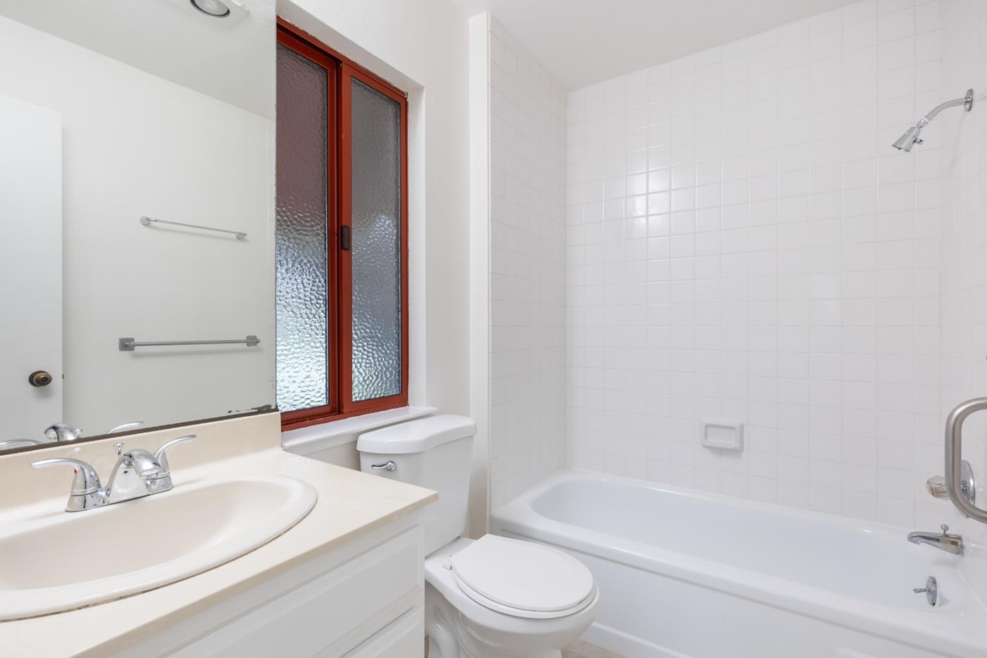 Detail Gallery Image 10 of 21 For 439 Alberto Way #A110,  Los Gatos,  CA 95032 - 2 Beds | 2 Baths