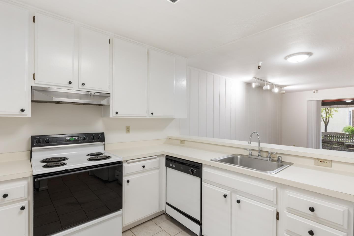 Detail Gallery Image 7 of 21 For 439 Alberto Way #A110,  Los Gatos,  CA 95032 - 2 Beds | 2 Baths
