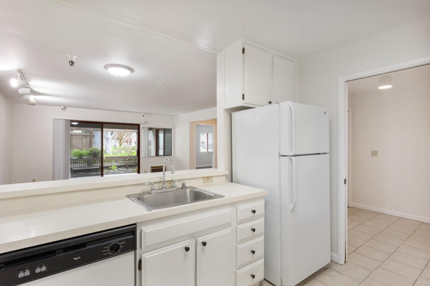 Detail Gallery Image 8 of 21 For 439 Alberto Way #A110,  Los Gatos,  CA 95032 - 2 Beds | 2 Baths