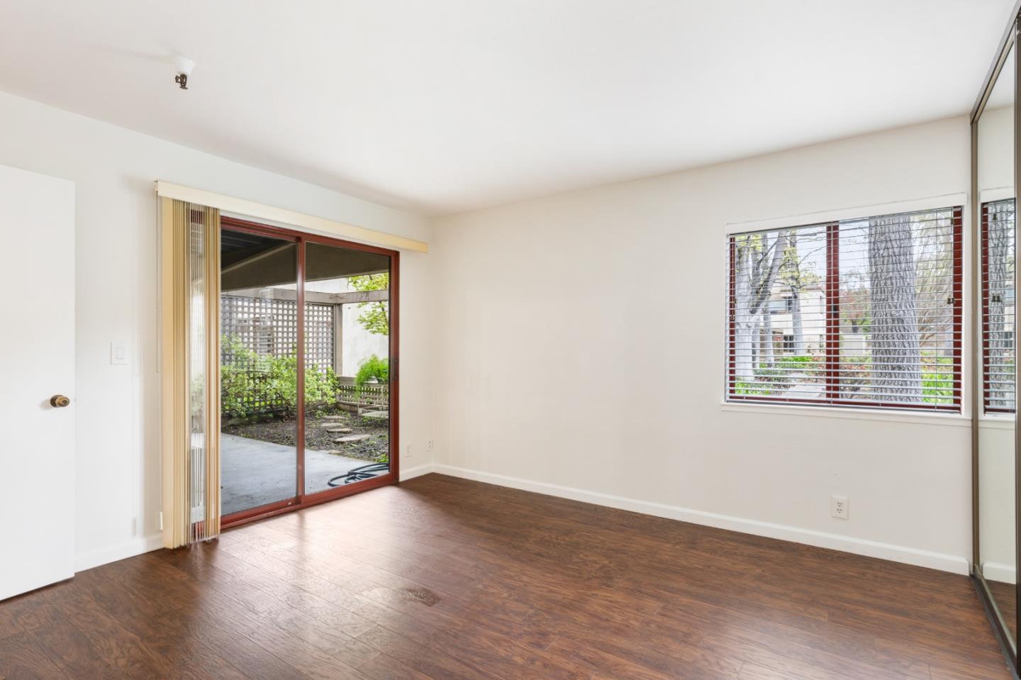 Detail Gallery Image 9 of 21 For 439 Alberto Way #A110,  Los Gatos,  CA 95032 - 2 Beds | 2 Baths